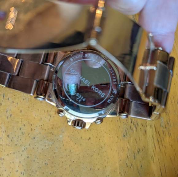 Michael Kors rose gold stainless steel watch - Picture 5 of 7